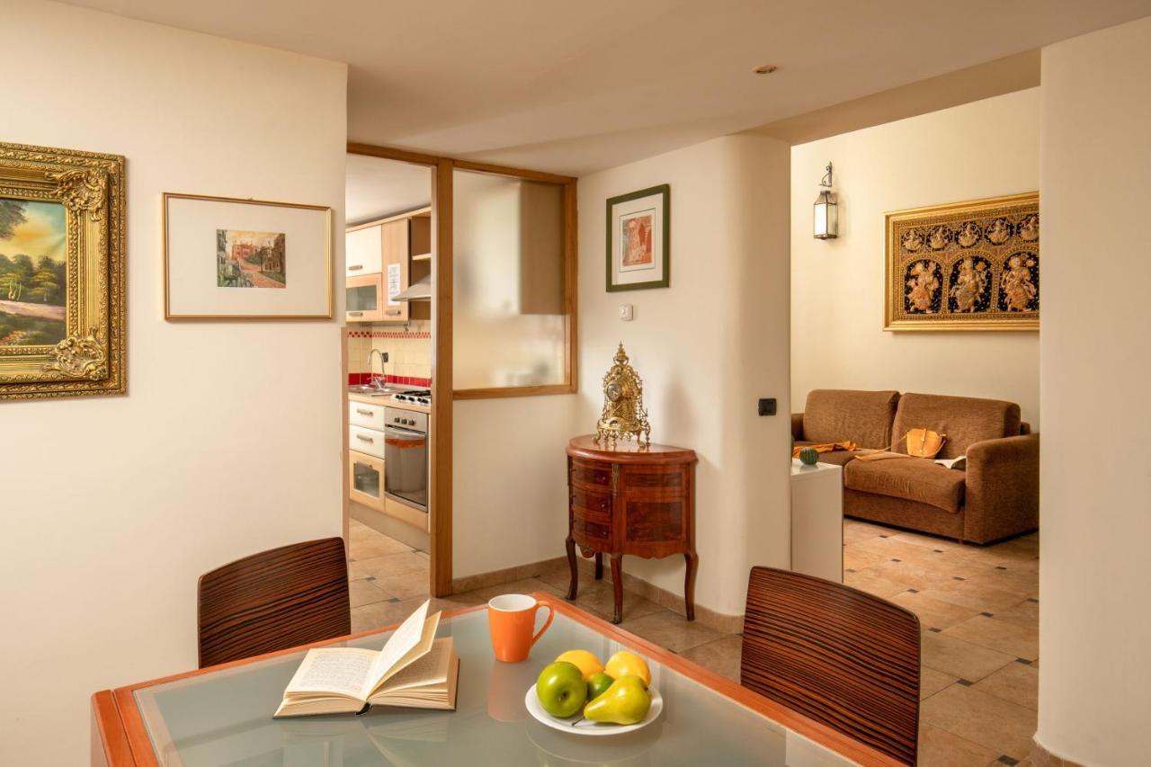 Cappellari Apartments - Campo De' Fiori Рим Экстерьер фото