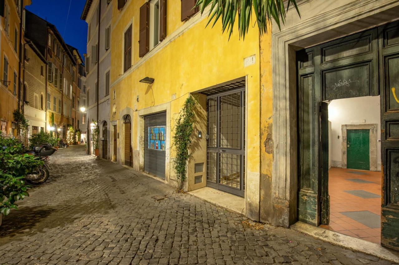 Cappellari Apartments - Campo De' Fiori Рим Экстерьер фото