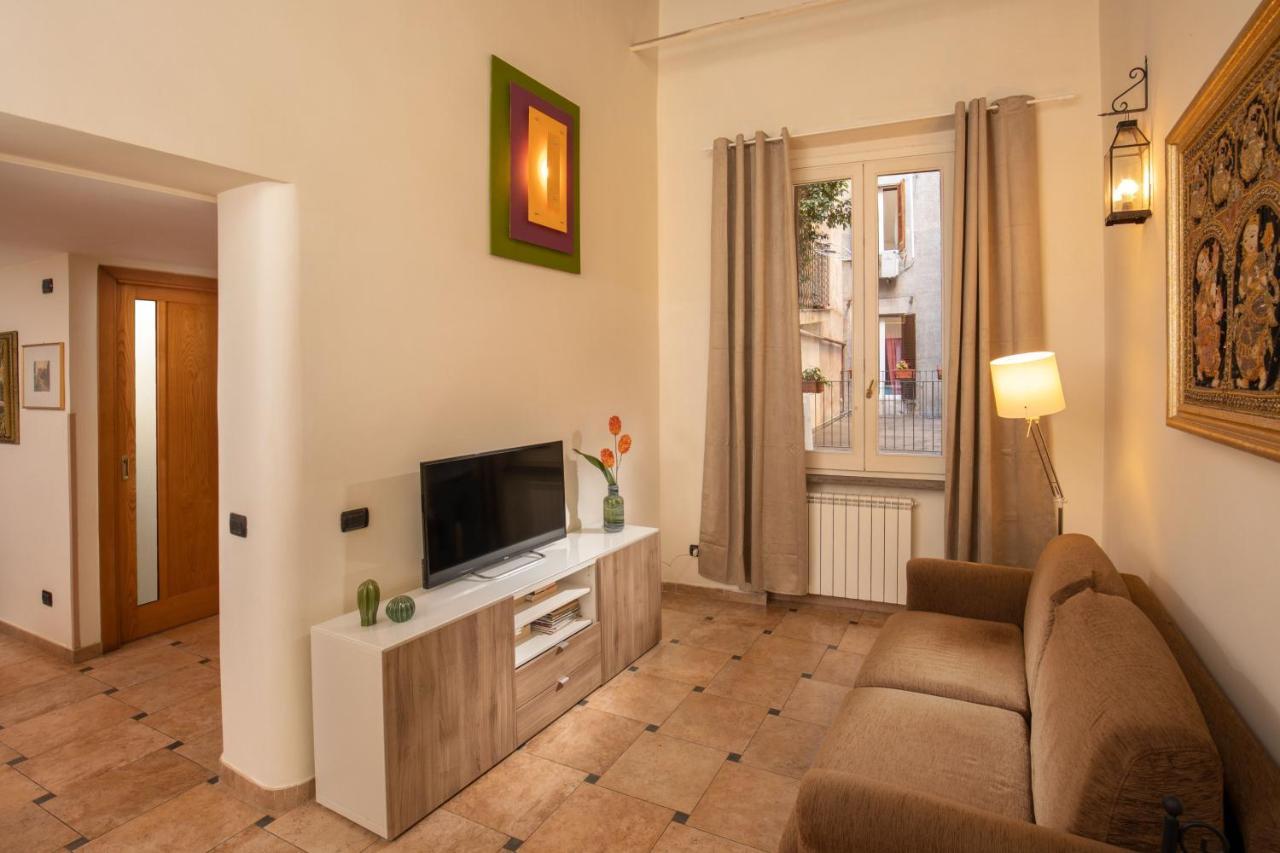 Cappellari Apartments - Campo De' Fiori Рим Экстерьер фото
