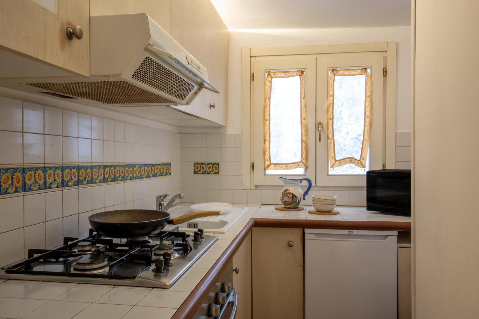 Cappellari Apartments - Campo De' Fiori Рим Экстерьер фото