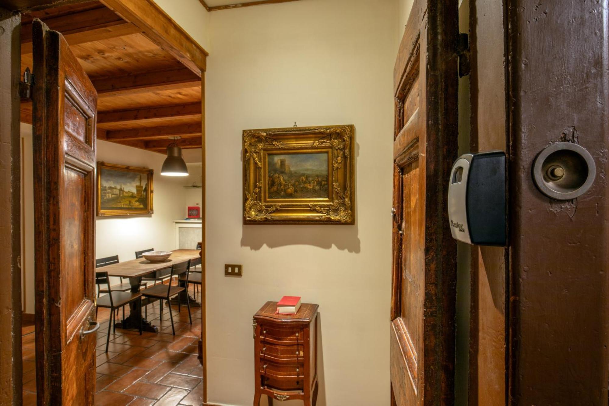 Cappellari Apartments - Campo De' Fiori Рим Экстерьер фото