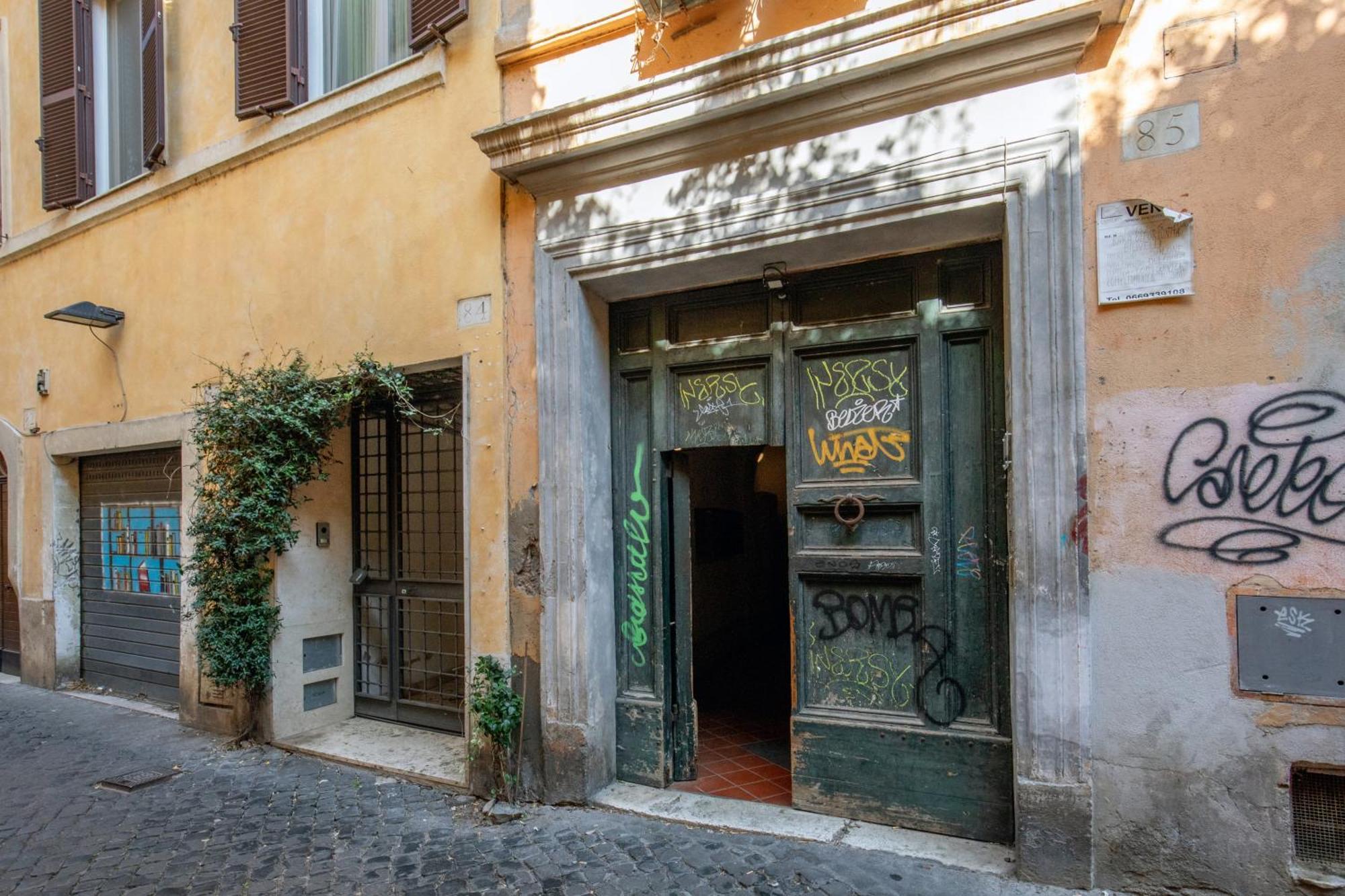 Cappellari Apartments - Campo De' Fiori Рим Экстерьер фото