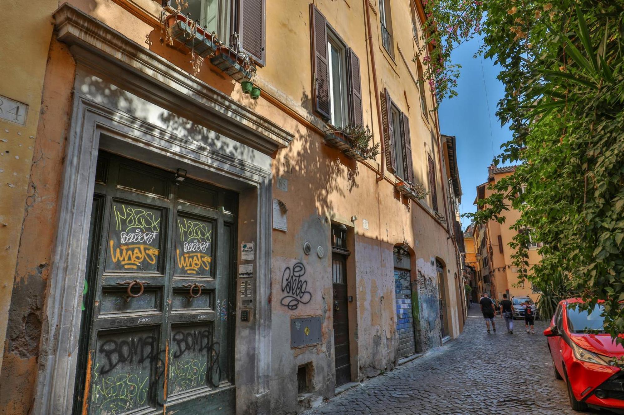 Cappellari Apartments - Campo De' Fiori Рим Экстерьер фото